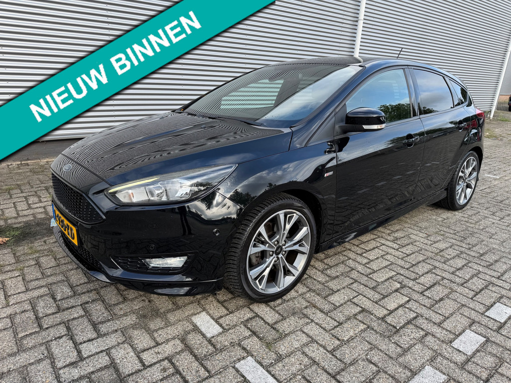 Ford Focus 1.5 Titanium ST-line,stoel/stuurverwarming,Navigatie,clima,parkeersensoren/Camera 56079637-0.jpg | Autopark Uden 